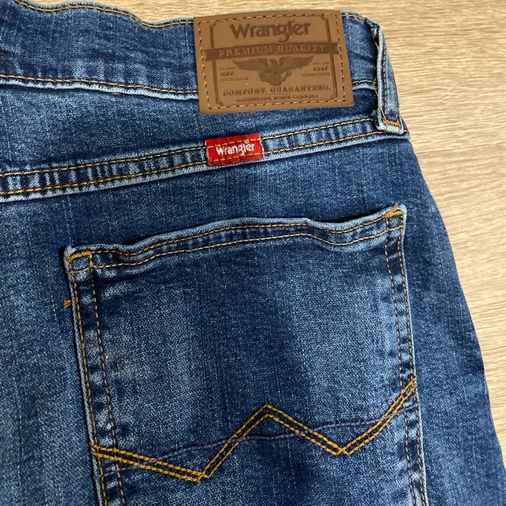 Mens Wrangler jeans 32x30 - Picture 3 of 5